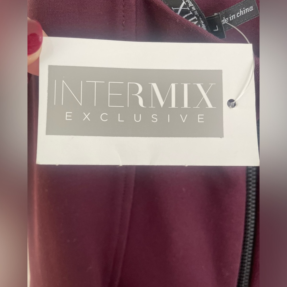 BRAND NEW Intermix Top - Picture 3 of 3